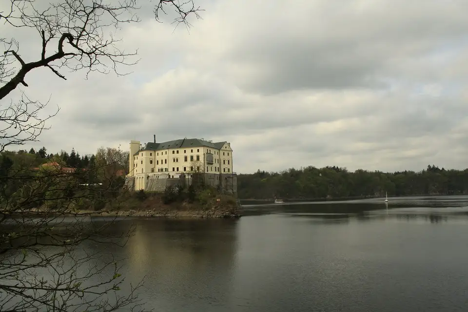 Zámek Orlík a Orlická přehrada, Praha