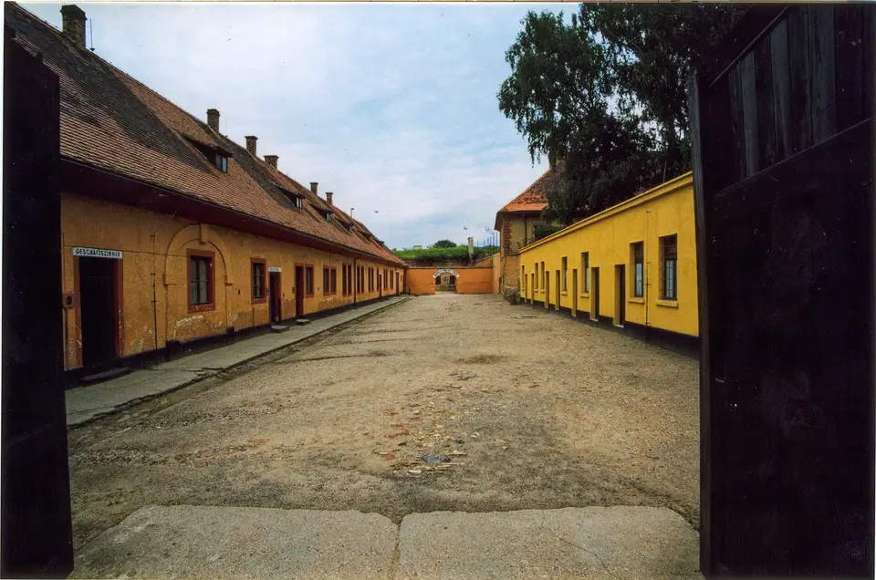 Památník Terezín, Praha